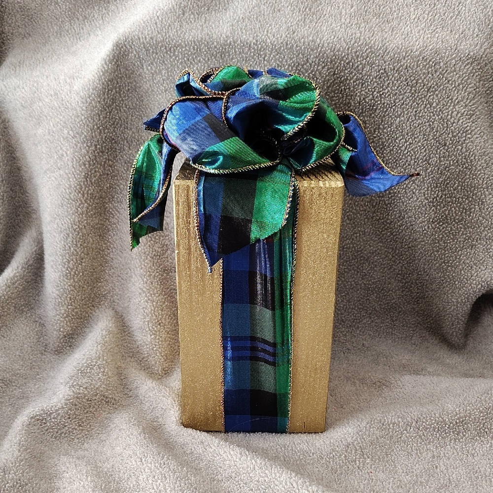 NWOT, Holiday Accent, Package